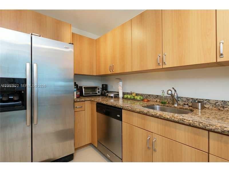 7501 E Treasure Dr # 8C, North Bay Village FL 33141 — 7