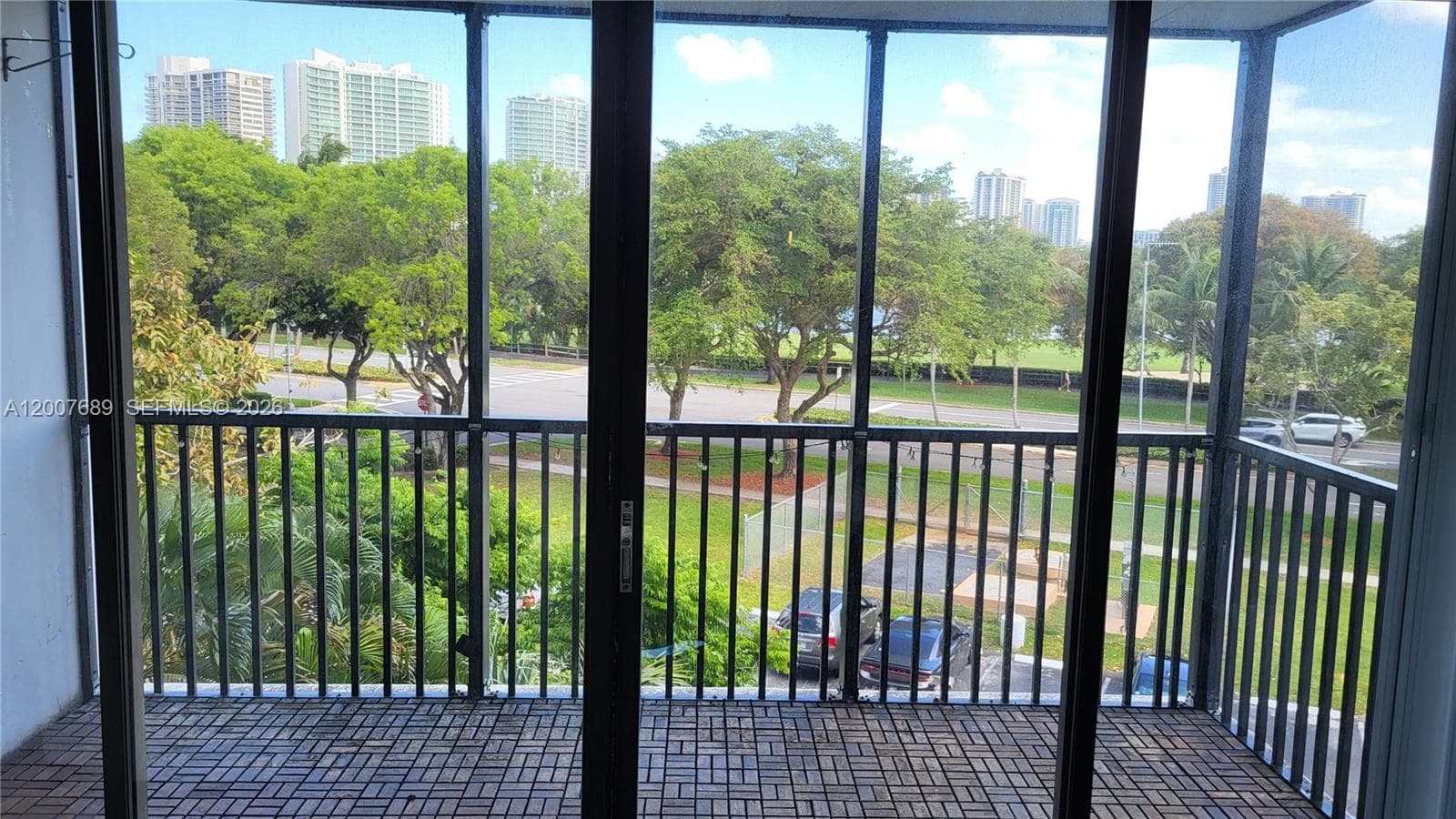 3475 N Country Club Dr # 409, Aventura FL 33180 — 2