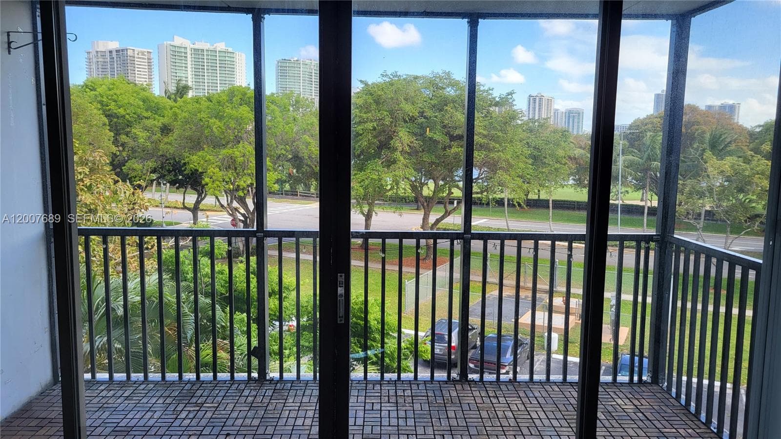3475 N Country Club Dr # 409, Aventura FL 33180 — 1