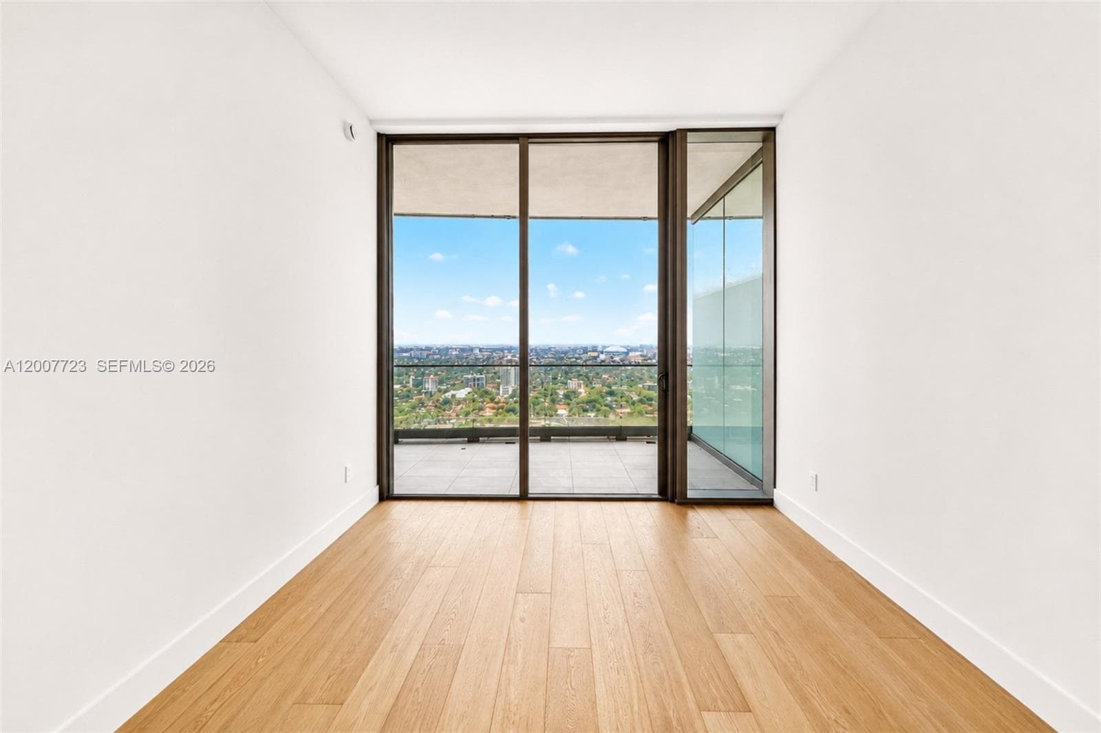175 25 RD # 3303, Miami FL 33129 — 20