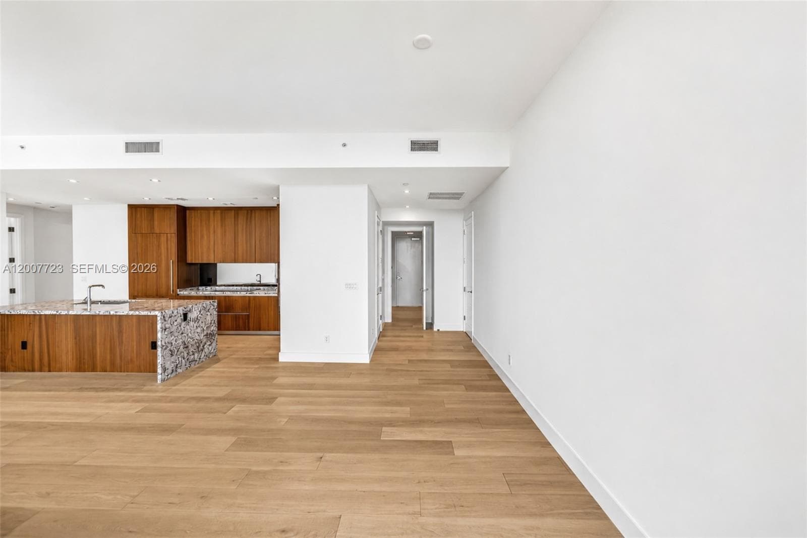 175 25 RD # 3303, Miami FL 33129 — 9