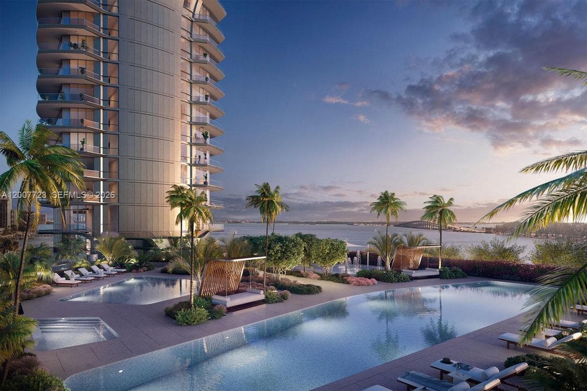 175 25 RD # 3303, Miami FL 33129 — 29