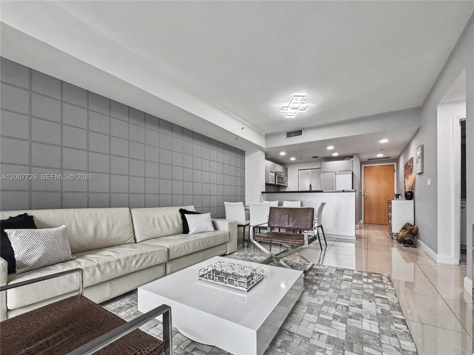253 NE 2nd St # 1003, Miami FL 33132 — 7