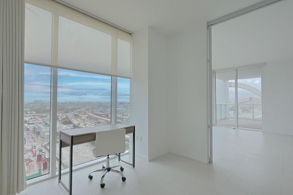 1040 Biscayne Boulevard # 1406, Miami FL 33132 — 15