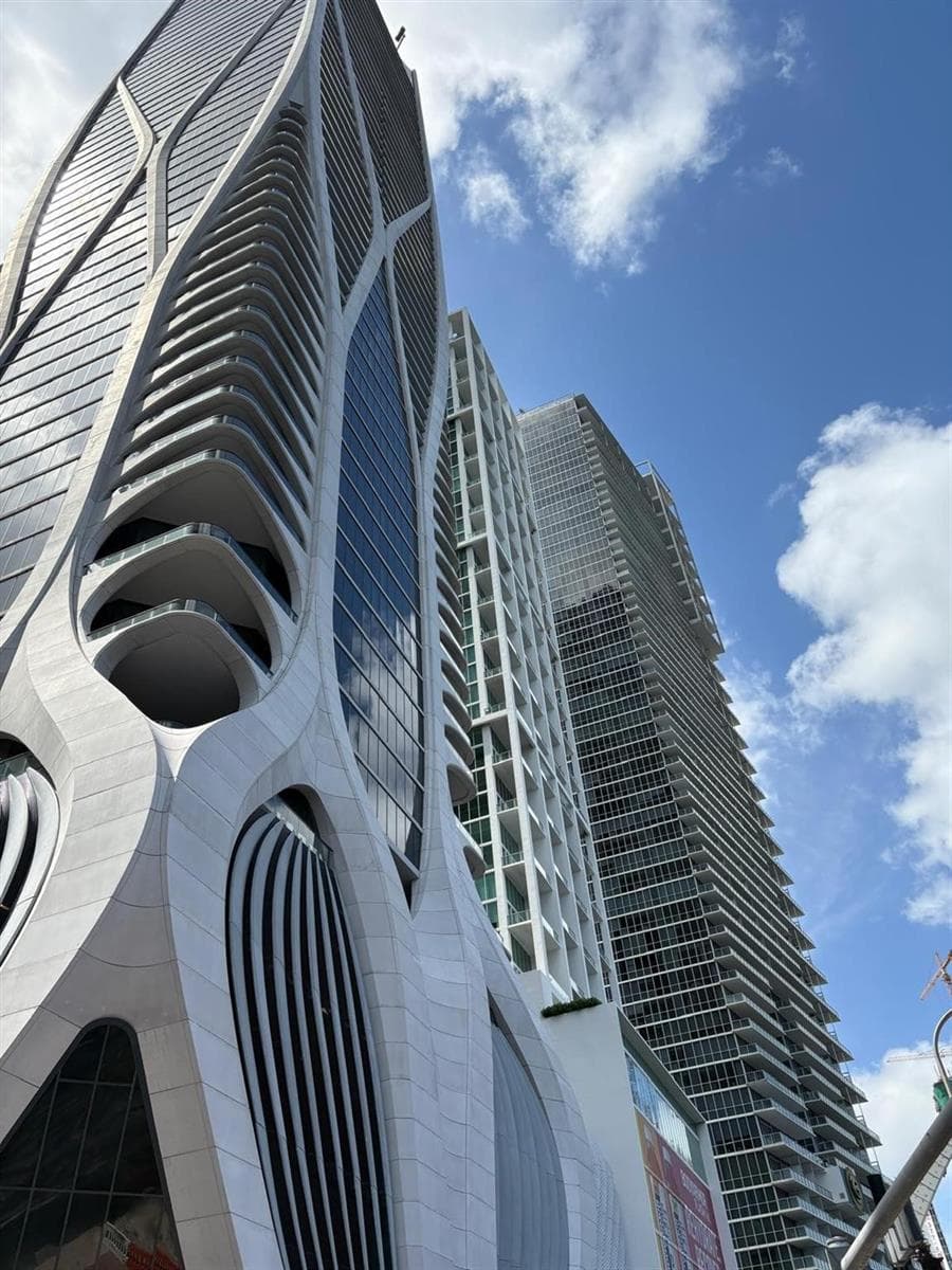 1040 Biscayne Boulevard # 1406, Miami FL 33132 — 21