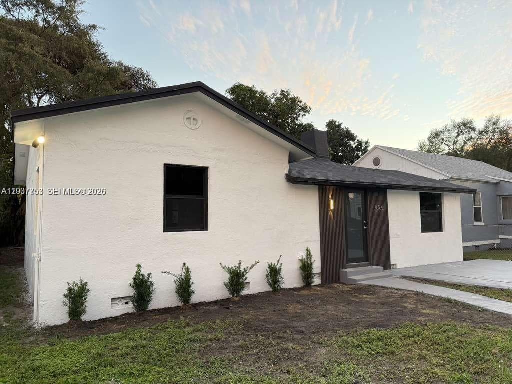 854 NW 76th St, Miami FL 33150 — 2