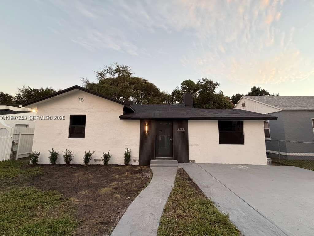 854 NW 76th St, Miami FL 33150 — 1