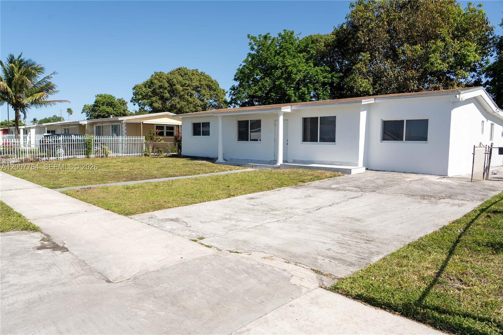 4000 NW 195th St, Miami Gardens FL 33055 — 2