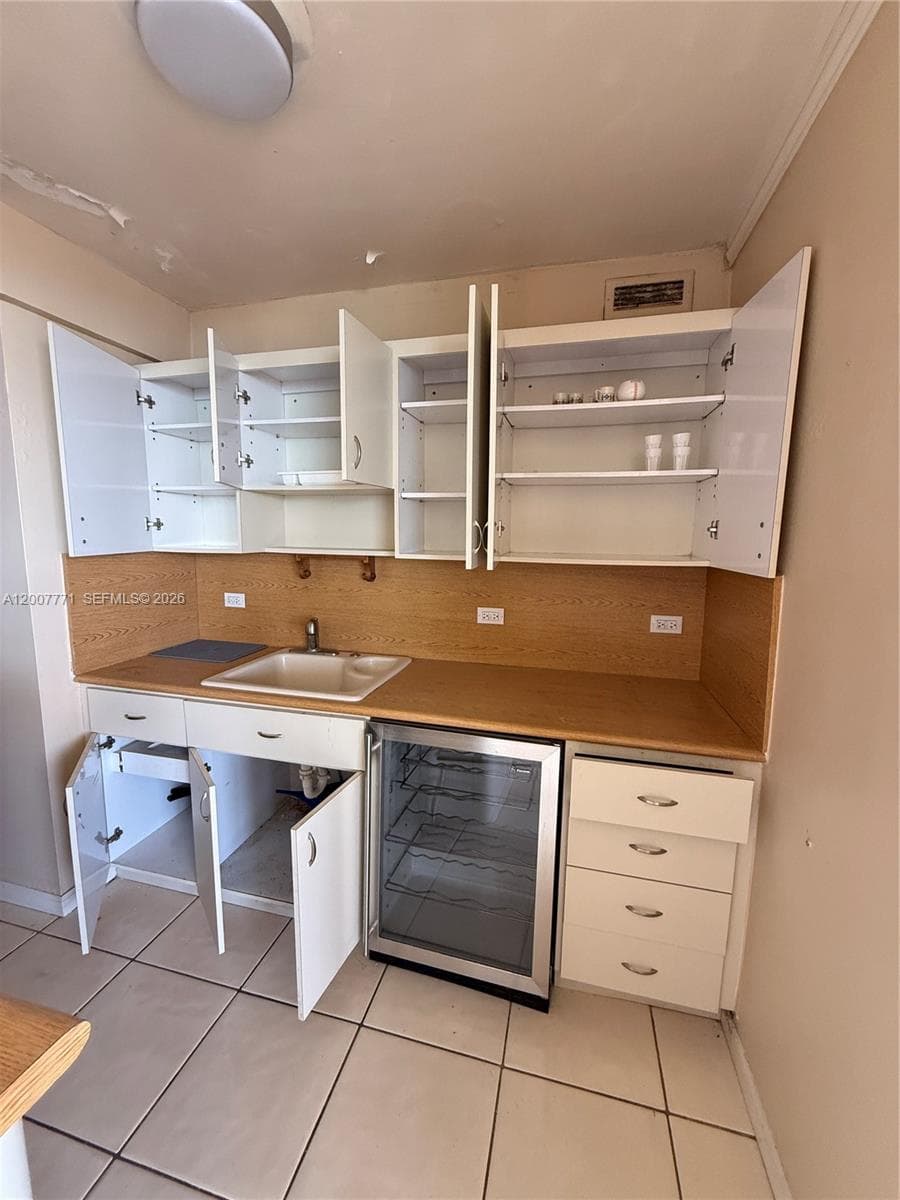5313 Collins Ave # 906, Miami Beach FL 33140 — 3