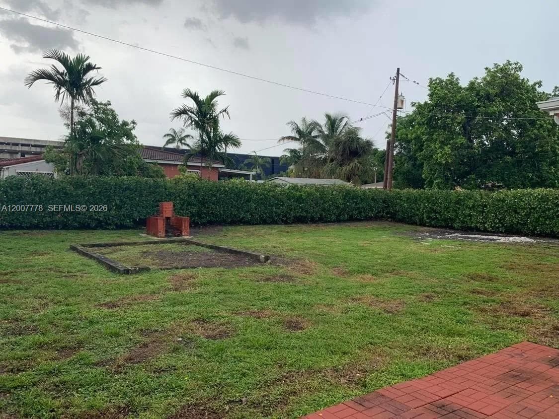 4289 NW 5th St, Miami FL 33126 — 28