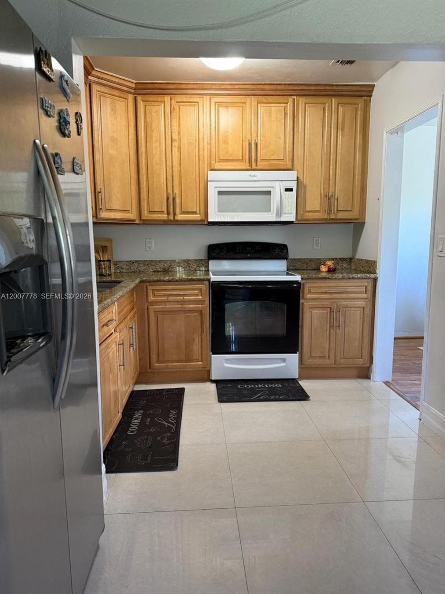 4289 NW 5th St, Miami FL 33126 — 9