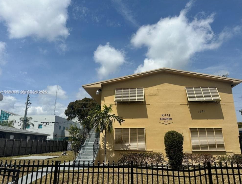 1931 NE 168th St # 3, North Miami Beach FL 33162 — 10