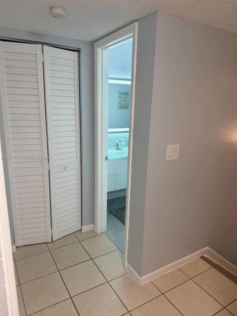 6580 W 24th Ct # 14, Hialeah FL 33016 — 12