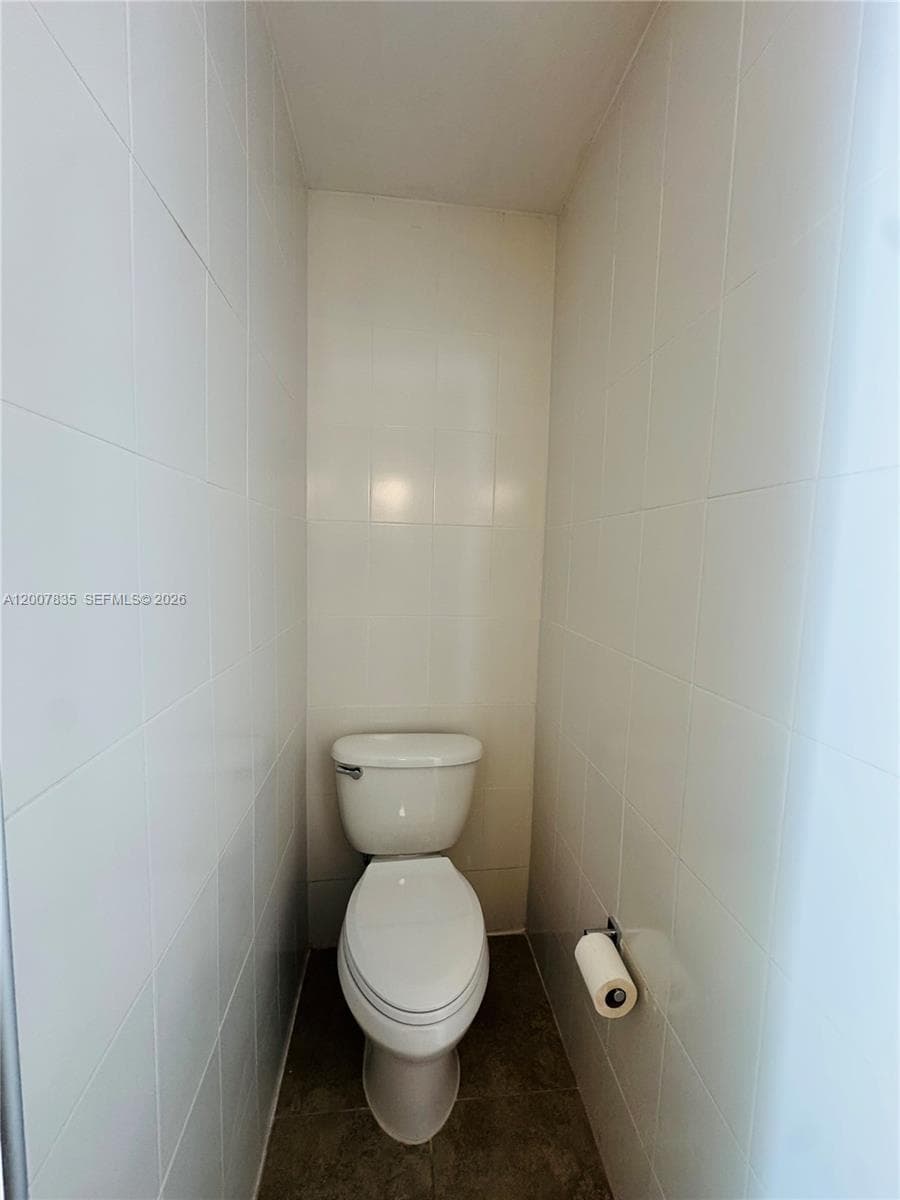 2816 Pine Tree Dr # 3, Miami Beach FL 33140 — 13