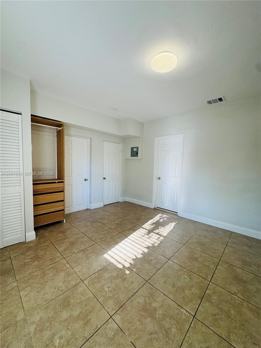 2816 Pine Tree Dr # 3, Miami Beach FL 33140 — 5