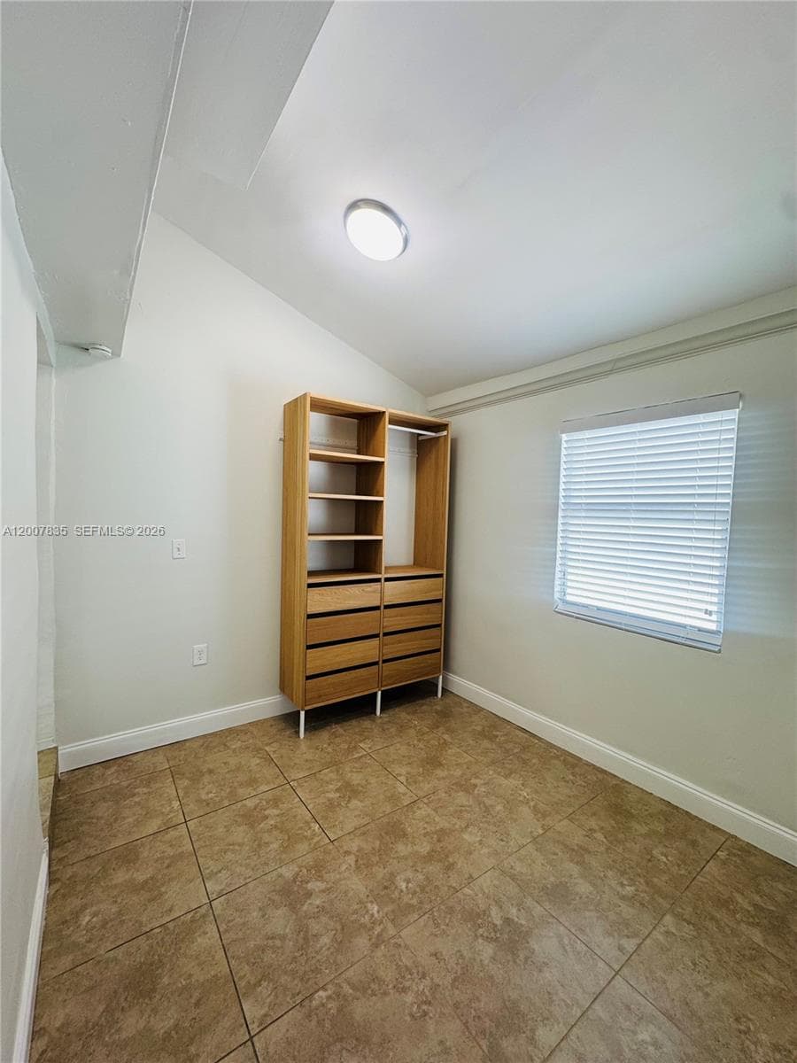 2816 Pine Tree Dr # 3, Miami Beach FL 33140 — 9