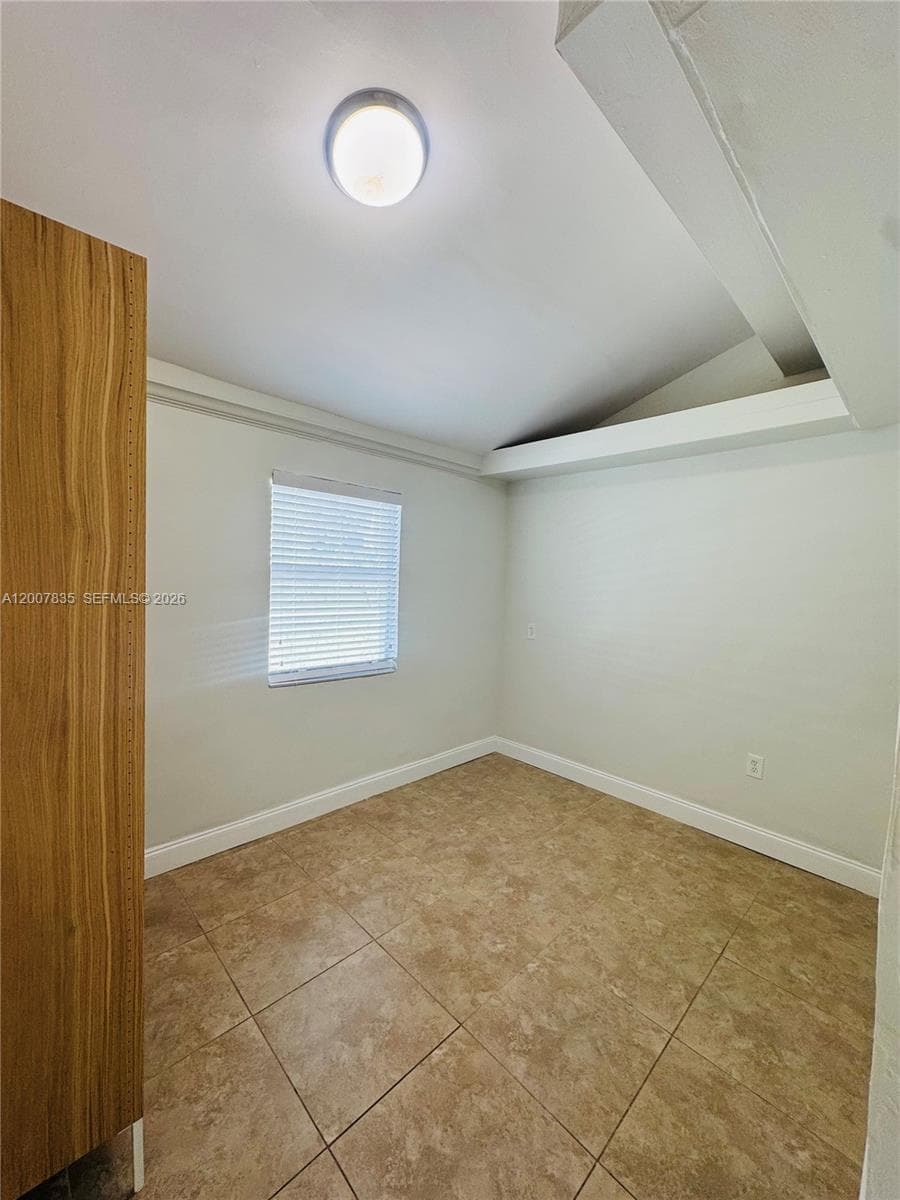 2816 Pine Tree Dr # 3, Miami Beach FL 33140 — 8