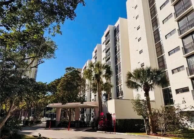 17011 N Bay Road # 104, Sunny Isles Beach FL 33160 — 2