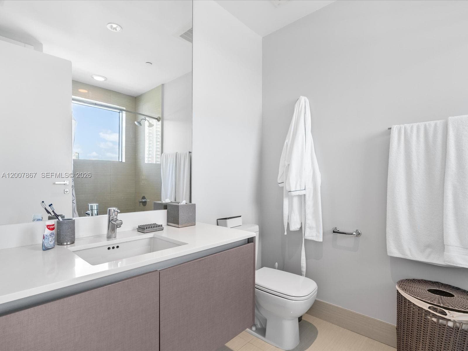 3250 NE 188th St # 505, Aventura FL 33180 — 25