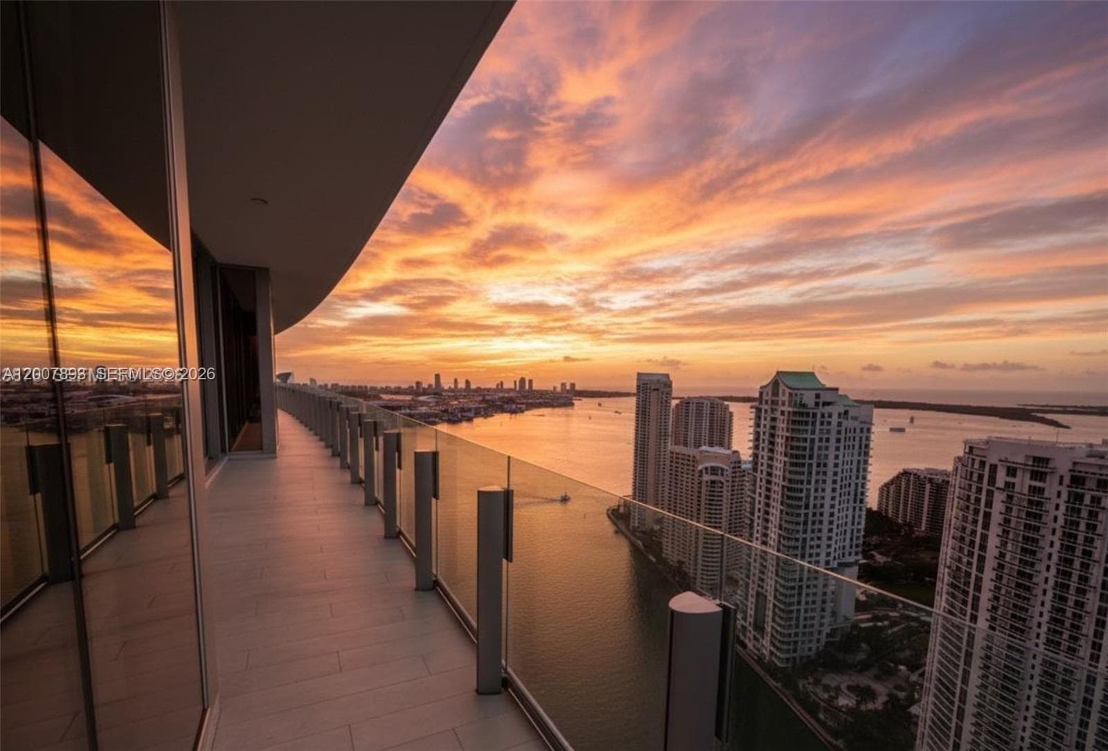300 Biscayne Boulevard Way # 4201E, Miami FL 33131 — 27
