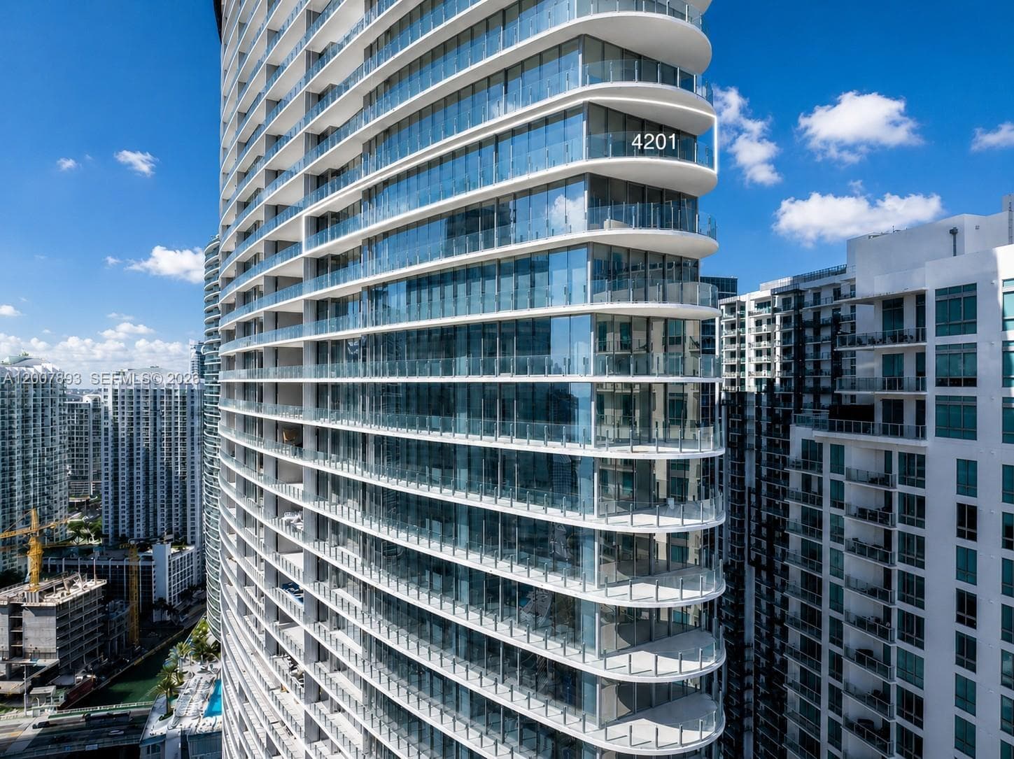300 Biscayne Boulevard Way # 4201E, Miami FL 33131 — 2