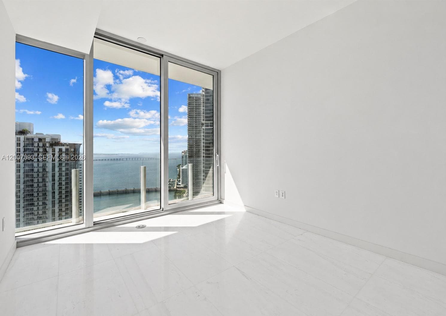 300 Biscayne Boulevard Way # 4201E, Miami FL 33131 — 16