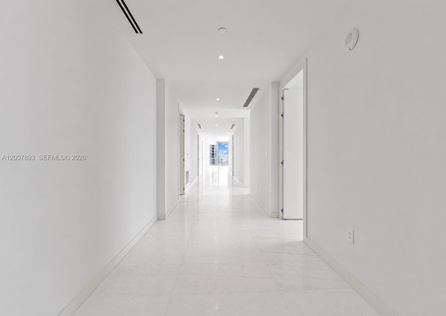 300 Biscayne Boulevard Way # 4201E, Miami FL 33131 — 5
