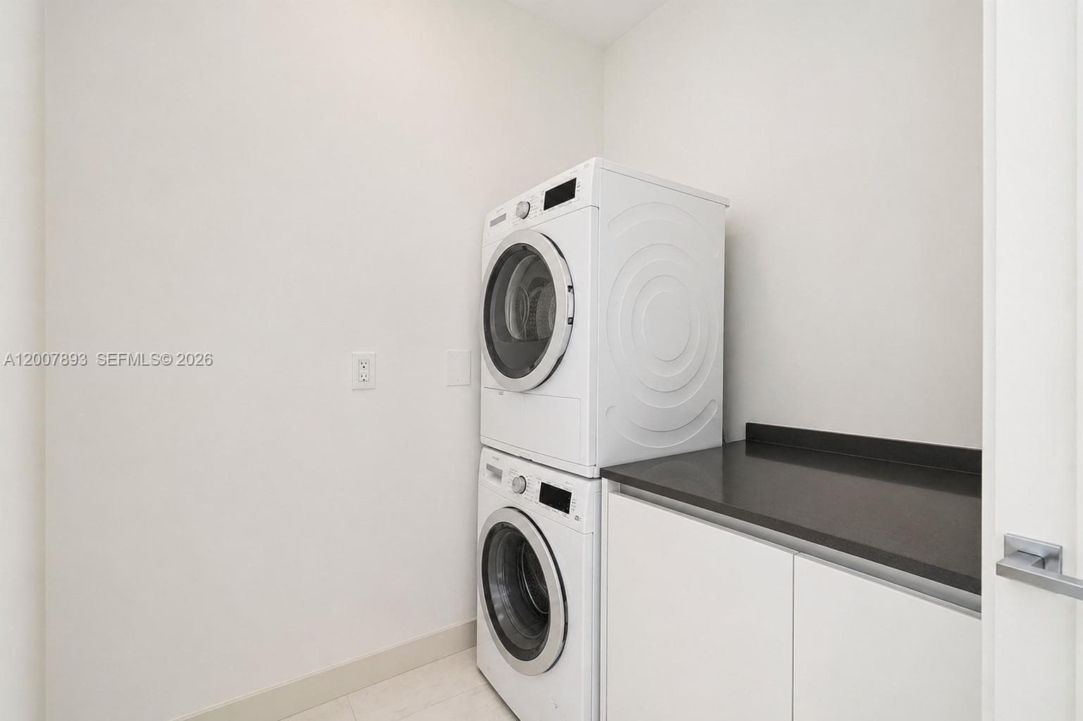 300 Biscayne Boulevard Way # 4201E, Miami FL 33131 — 20