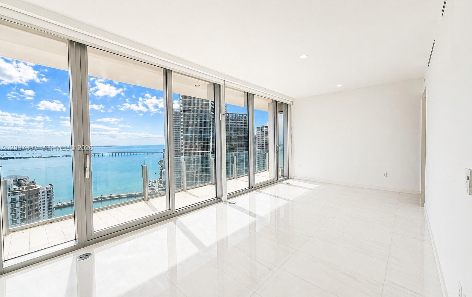300 Biscayne Boulevard Way # 4201E, Miami FL 33131 — 11