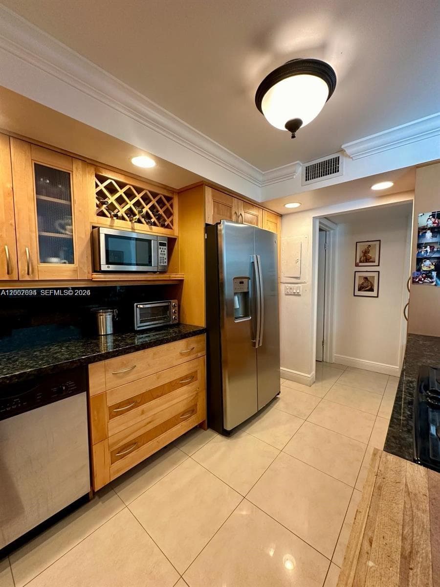 2655 Collins Ave # 410, Miami Beach FL 33140 — 9