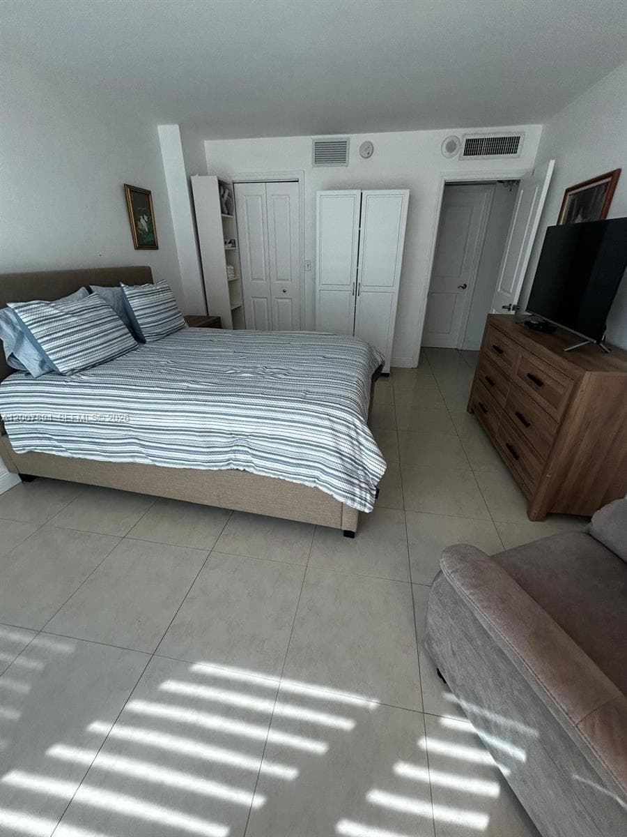2655 Collins Ave # 410, Miami Beach FL 33140 — 18