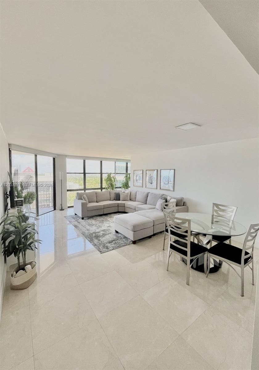 1901 Brickell Ave # B2007, Miami FL 33129 — 2