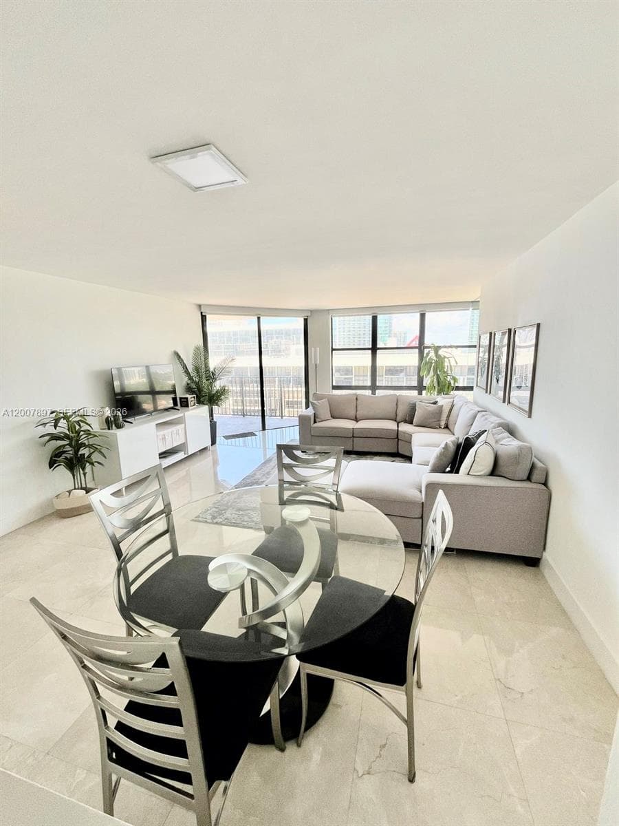 1901 Brickell Ave # B2007, Miami FL 33129 — 4