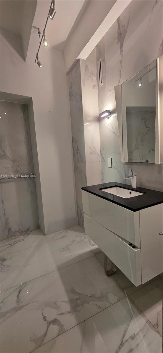 5255 Collins Ave # 7G, Miami Beach FL 33140 — 15