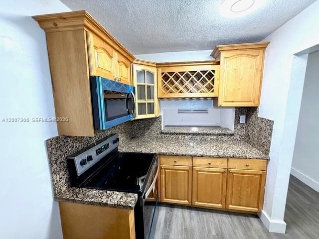 1945 NW 29th St # A8, Miami FL 33142 — 5