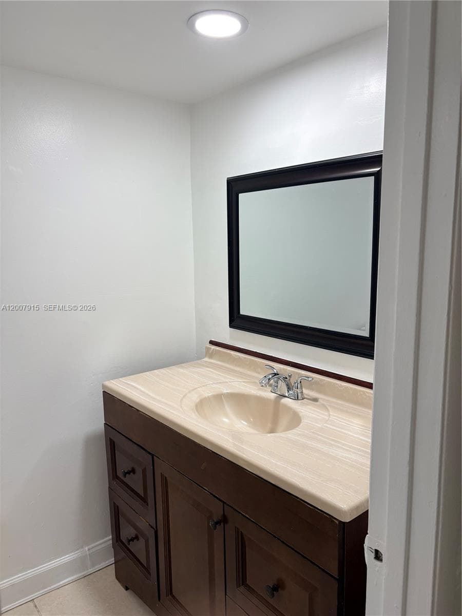 17600 NW 68th Ave # B2004, Hialeah FL 33015 — 27