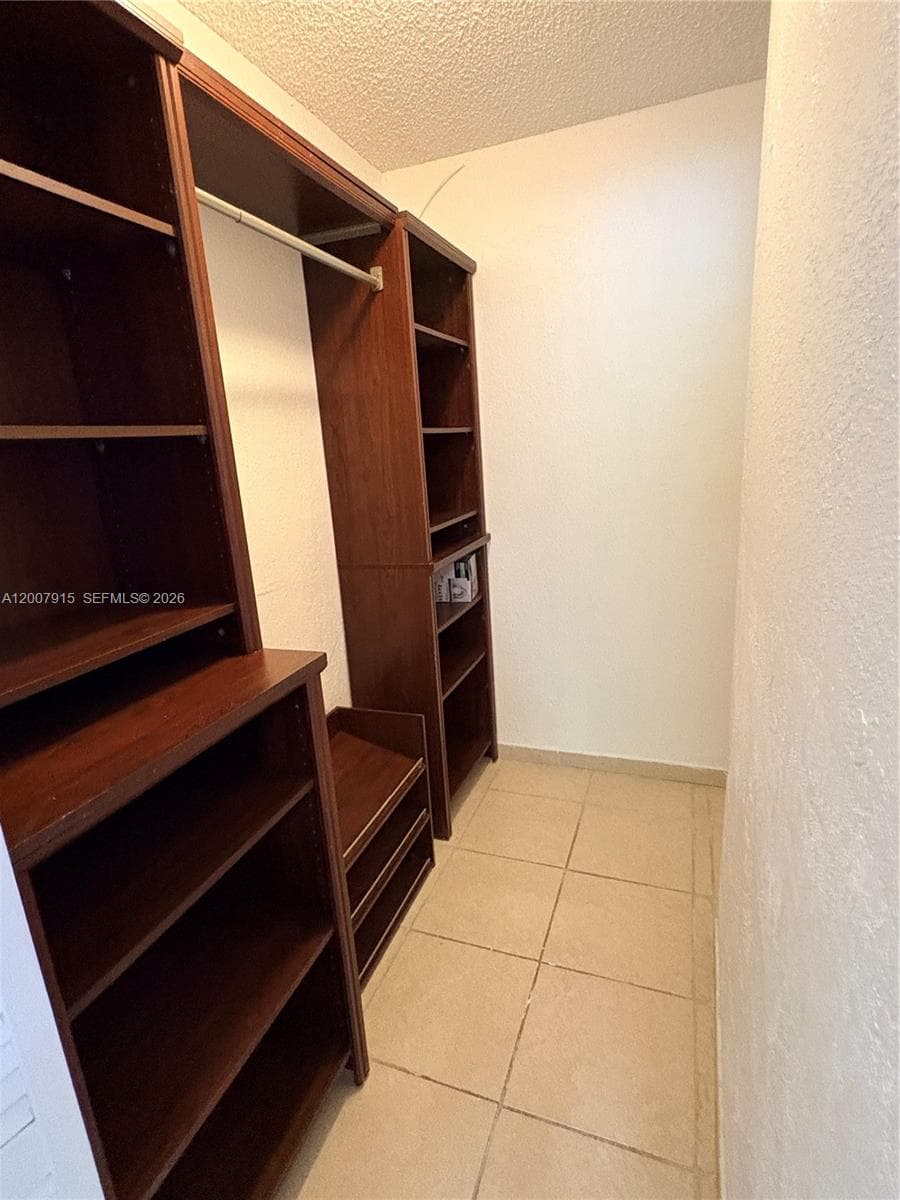 17600 NW 68th Ave # B2004, Hialeah FL 33015 — 17