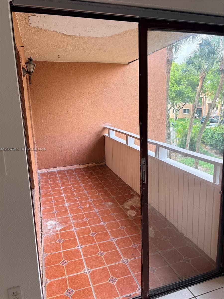 17600 NW 68th Ave # B2004, Hialeah FL 33015 — 9