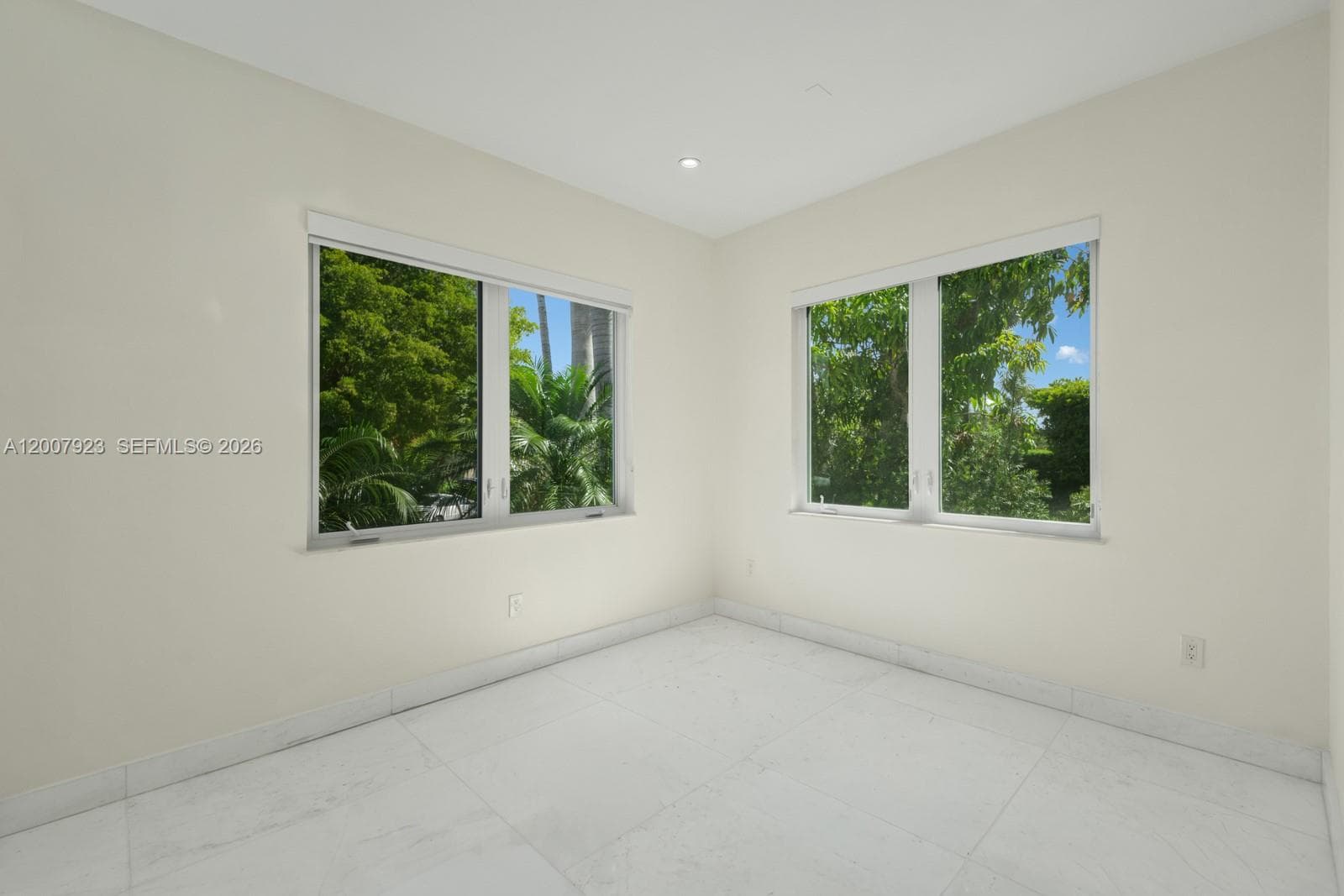 1090 NE 84th St, Miami FL 33138 — 39