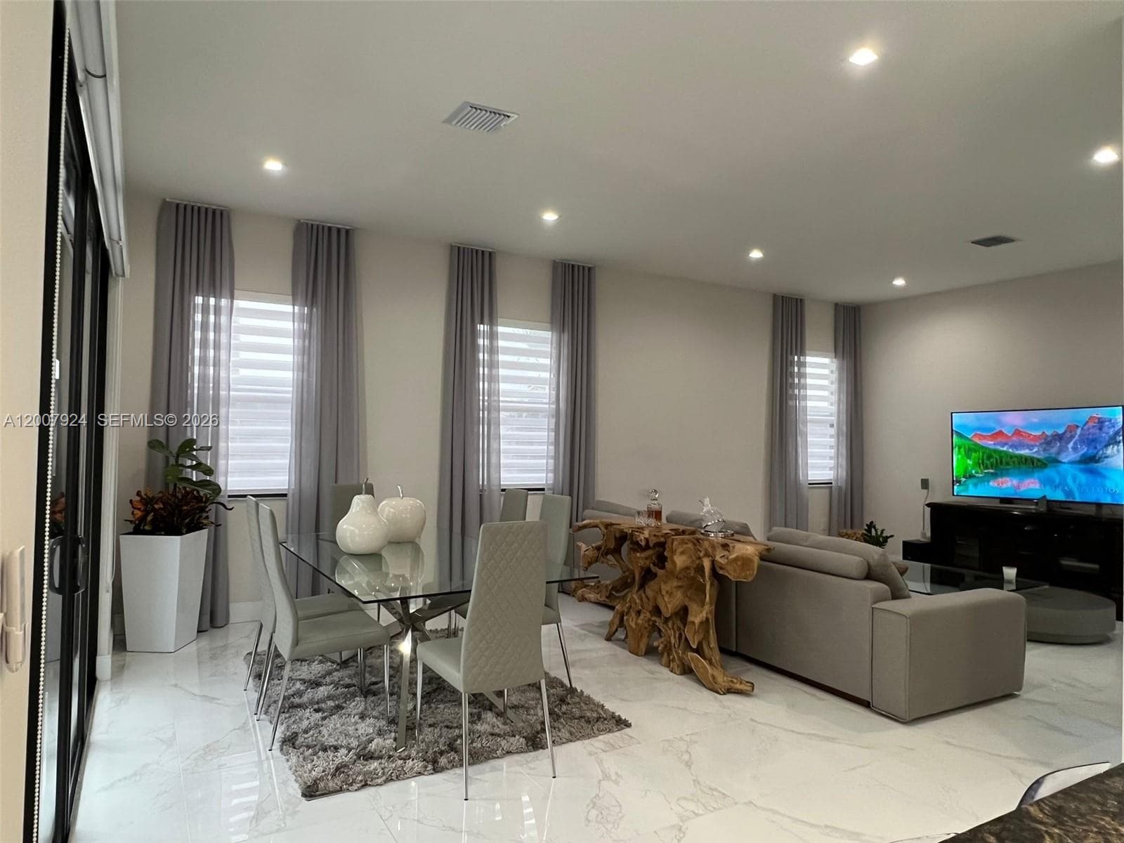 8253 NW 47th Ln, Doral FL 33166 — 3