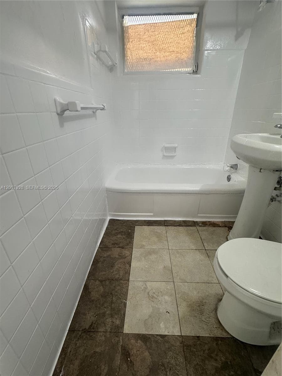 7300 Harding Ave # 6, Miami Beach FL 33141 — 6