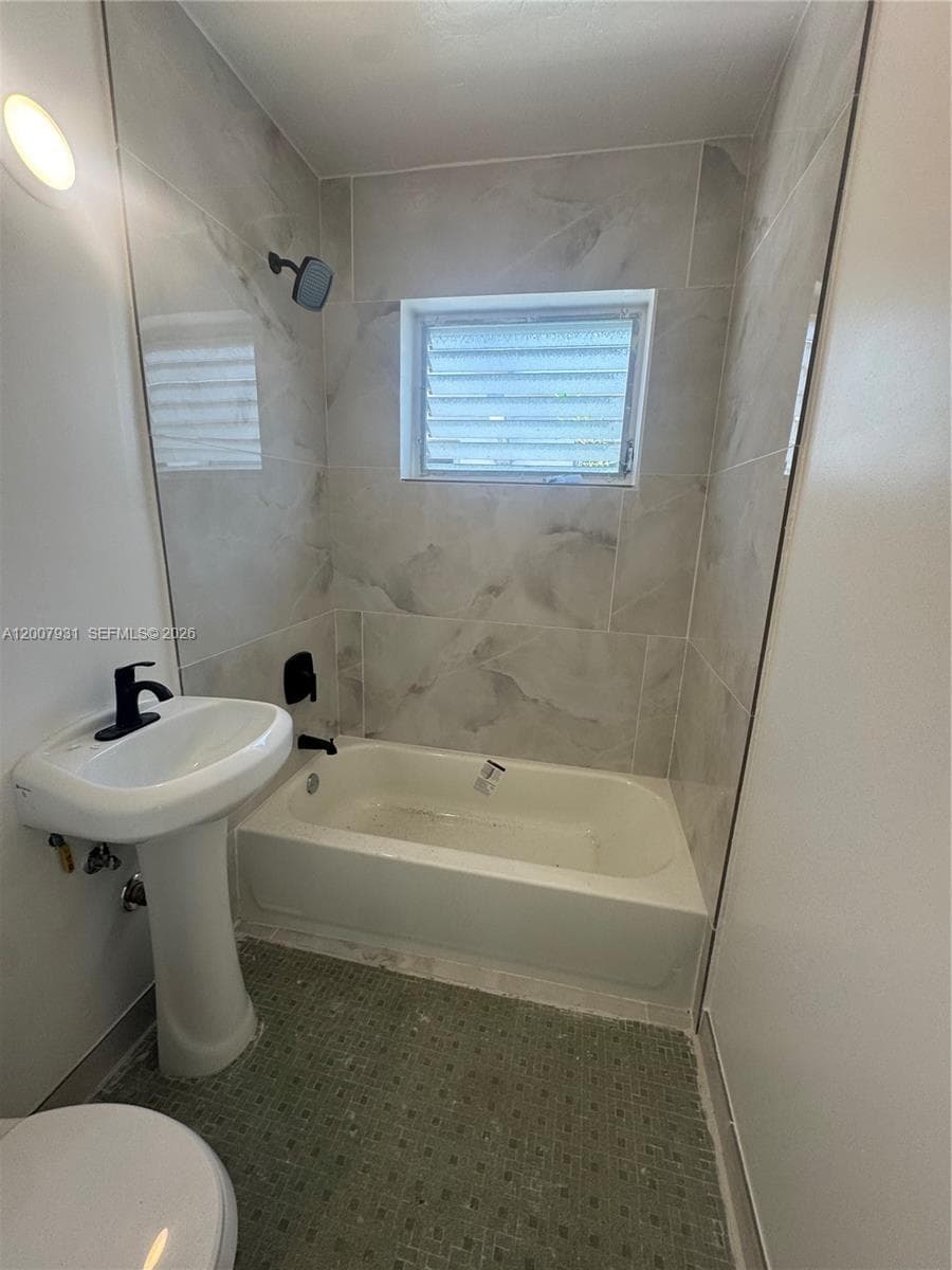 7300 Harding Ave # 21, Miami Beach FL 33141 — 6