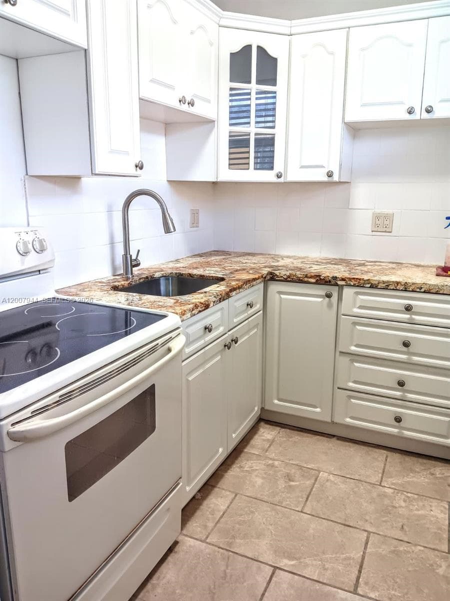 12215 SW 217th St, Miami FL 33170 — 60