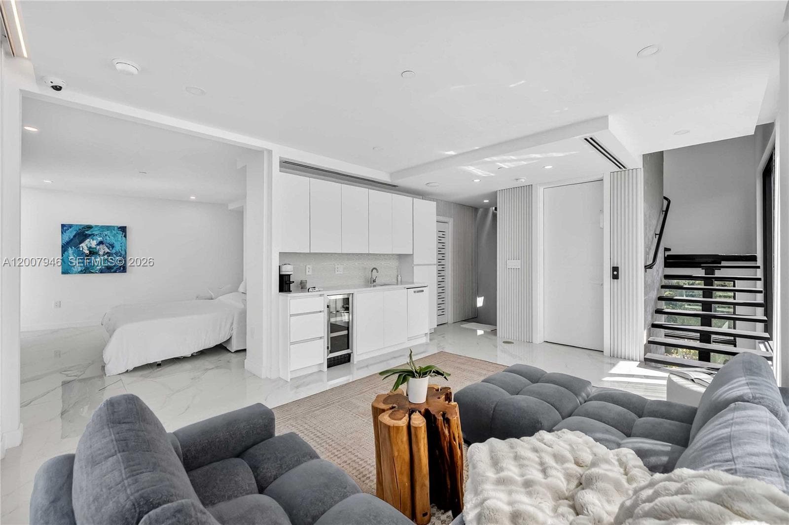 11 Century Ln, Miami Beach FL 33139 — 17