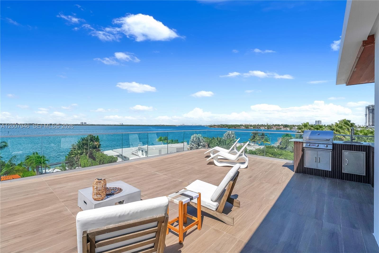 11 Century Ln, Miami Beach FL 33139 — 18