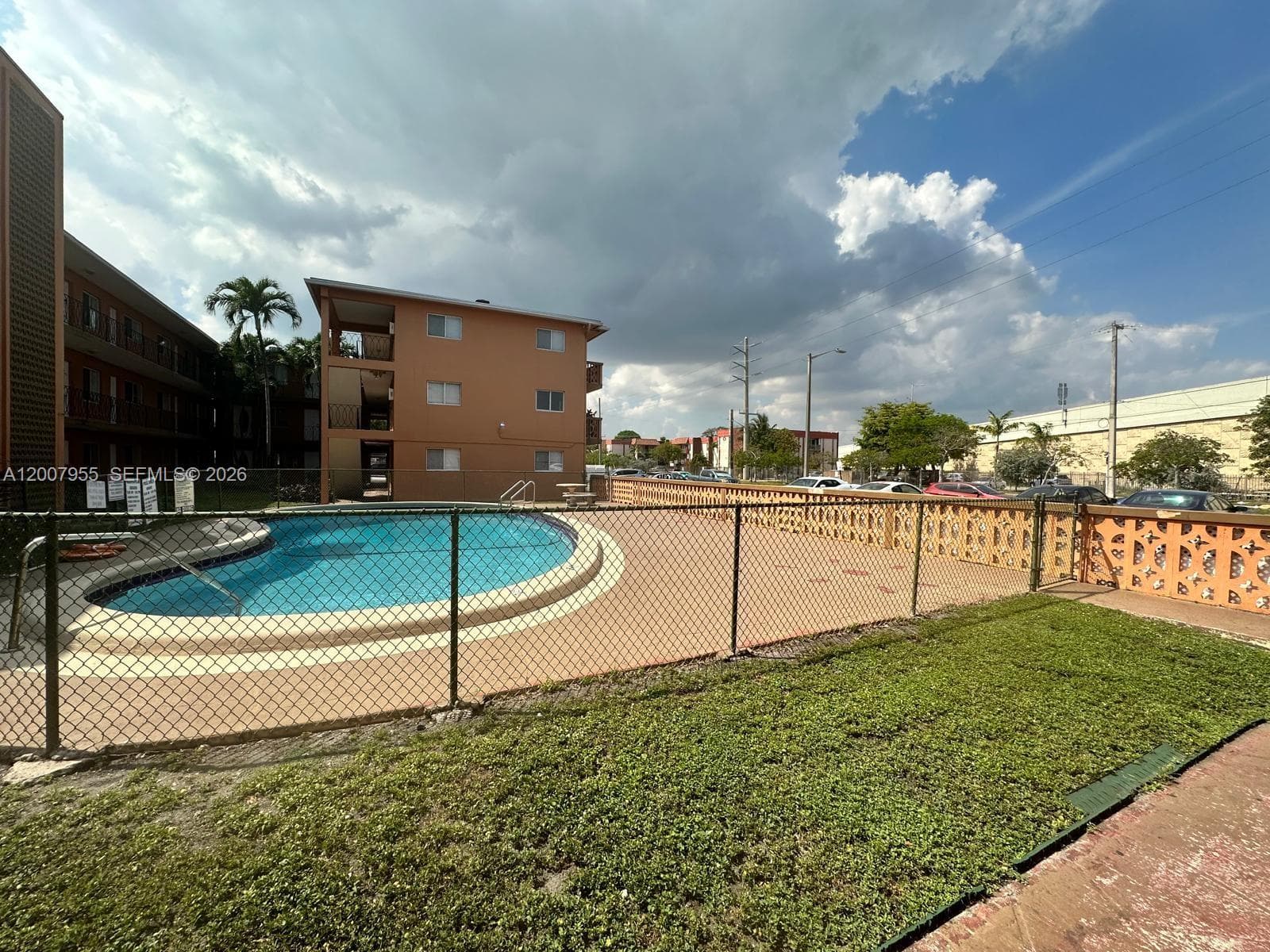 2330 NW 11th St # 33, Miami FL 33125 — 1