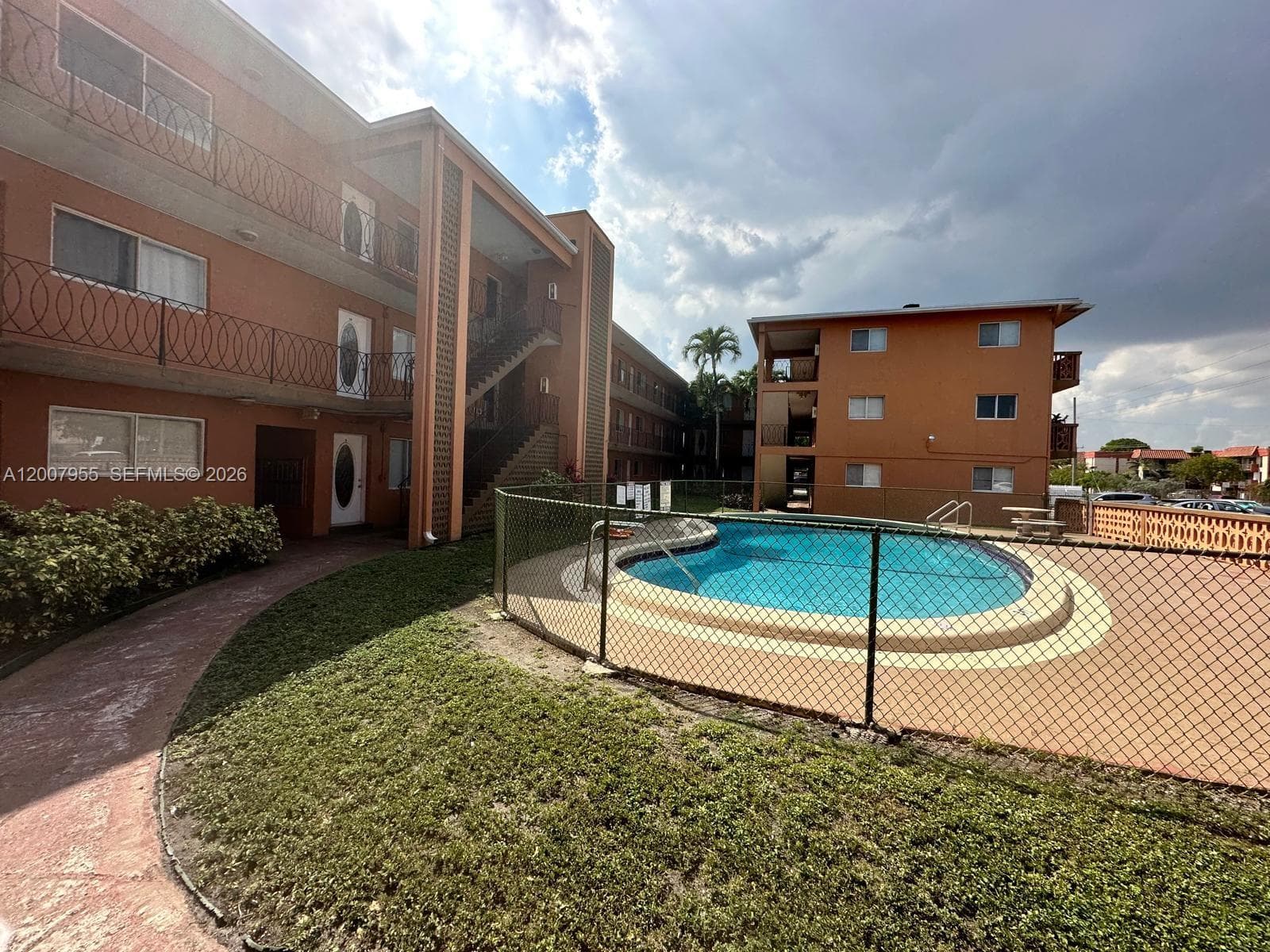 2330 NW 11th St # 33, Miami FL 33125 — 10