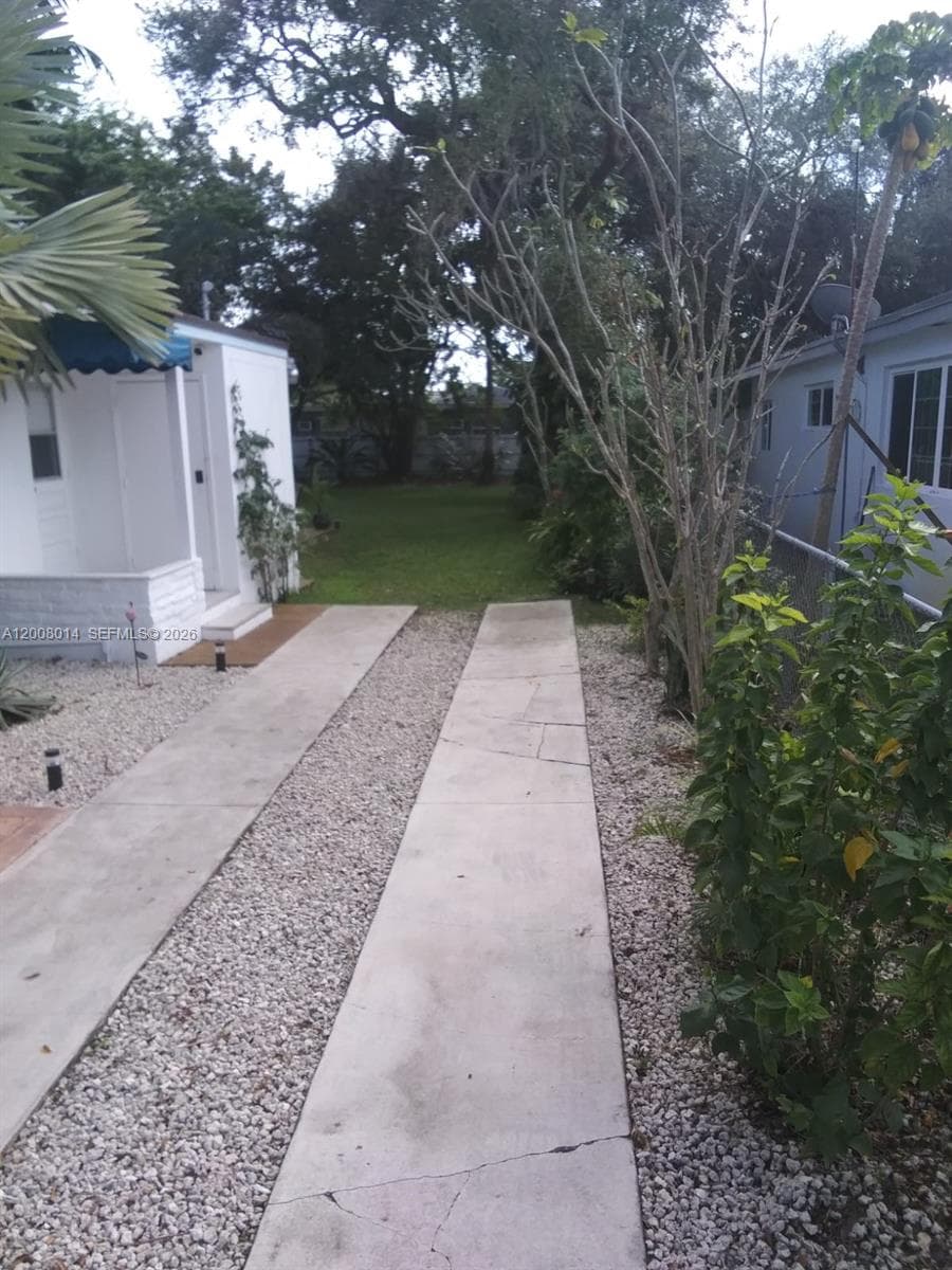 1220 NE 128th St, North Miami FL 33161 — 28