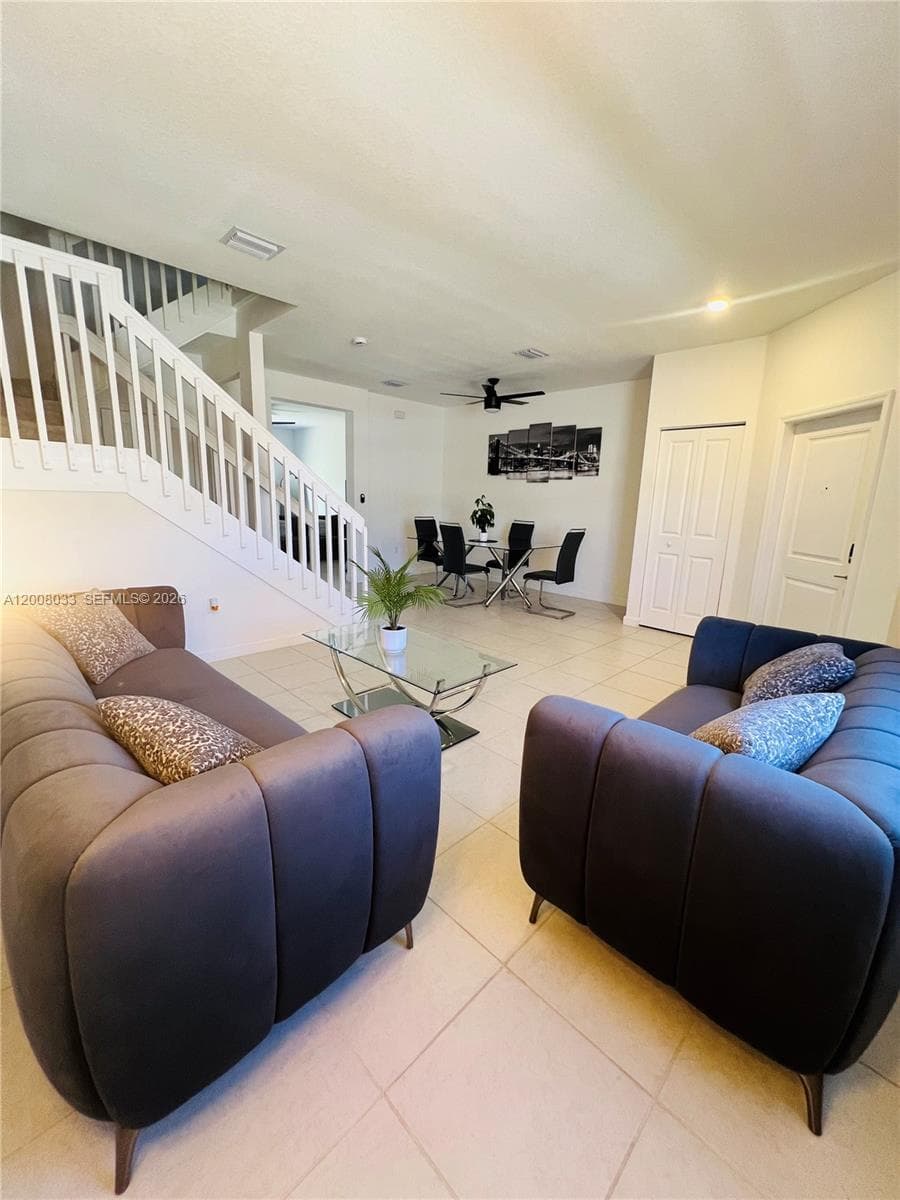2562 SE 29th St, Homestead FL 33035 — 2
