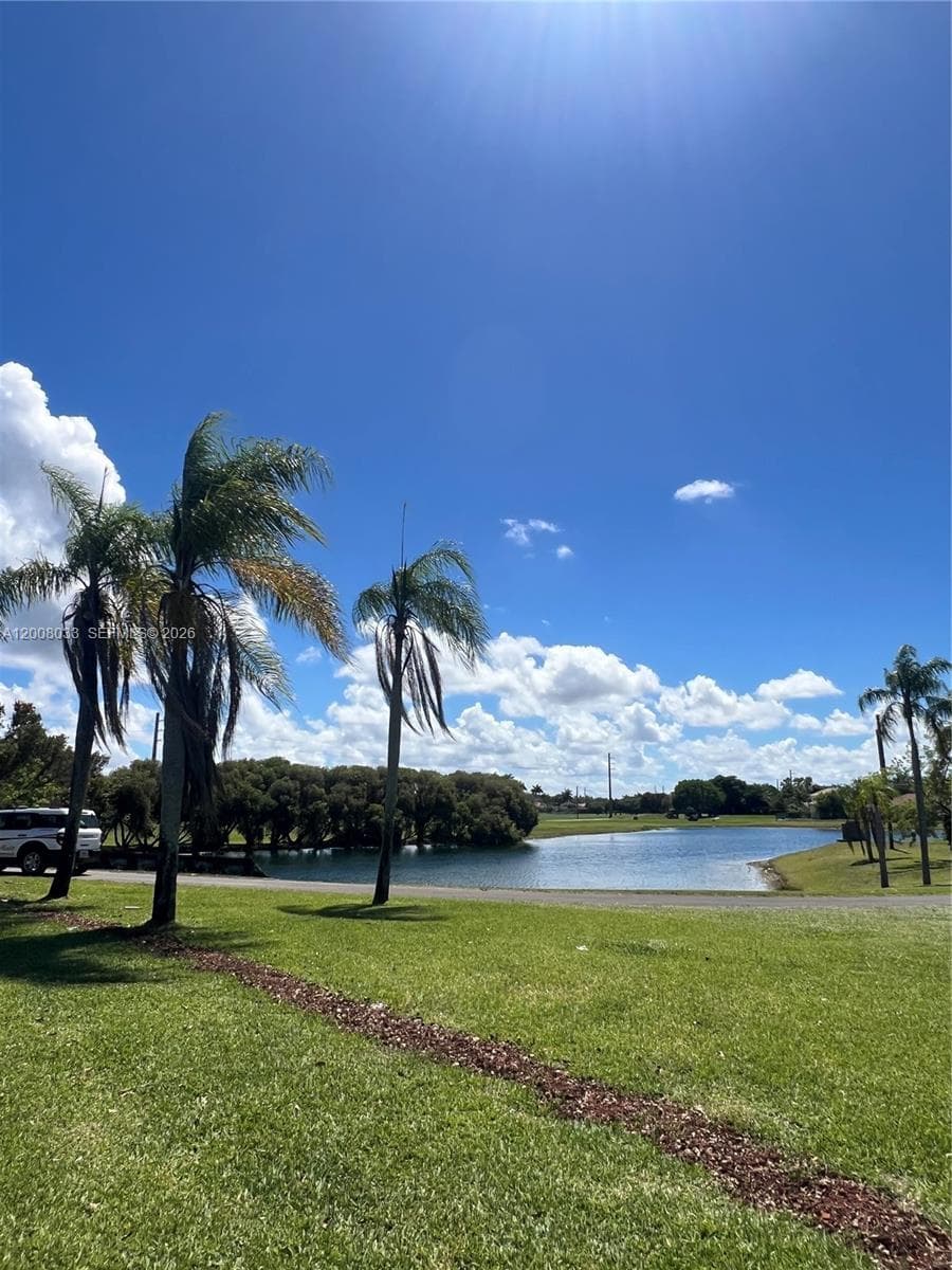 2562 SE 29th St, Homestead FL 33035 — 30